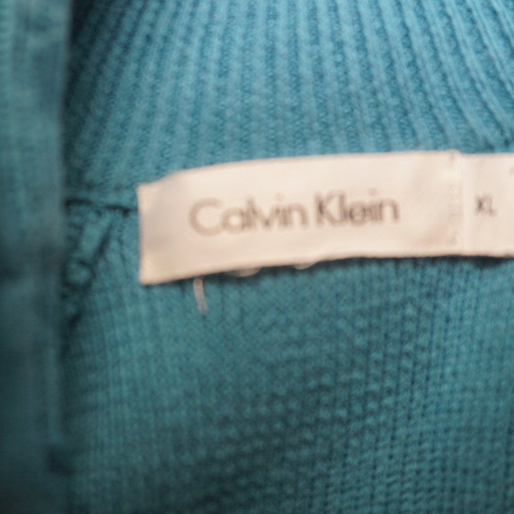 Calvin Klein - Picture 2 of 2